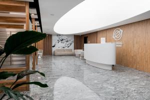 Global Park Superior Studio by BookingHost