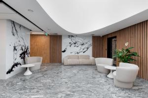 Global Park Superior Studio by BookingHost