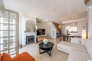 Stylish luxury apartment in Nueva Andalucia