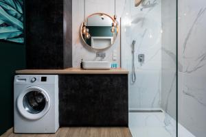 Kopcińskiego Homely Apartment by BookingHost