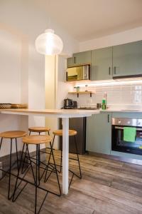 Style and Comfort in Providencia Ideal for 2
