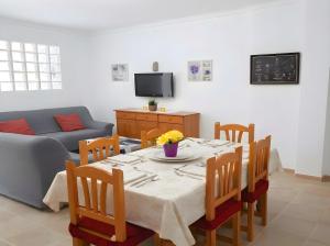 Apartamento en Conil de la Frontera ubicado en en una zona tranquila y muy bien situada para disfrutar del pueblo y de la playa sin necesidad de coche SOLO PARA FAMILIAS Y PAREJAS