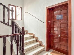 Contemporary 3BR Soho Apartment REMS
