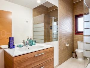 Contemporary 3BR Soho Apartment REMS