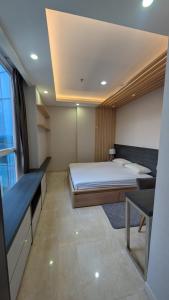 1BR Luxury Fourwinds Apartment by Room Available