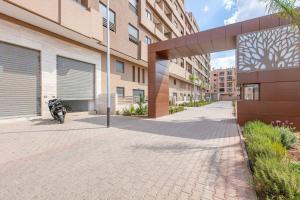 Appartement lumineux, 5min Menara Mall et M Avenue