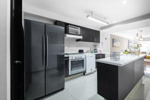 Polanco 2BR Skyline Balcony Gym & Sauna