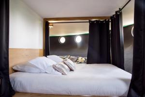 Oscar Neimeyer Suite
