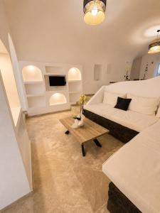 Black Lithos Residences
