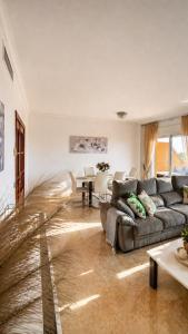 Family apartment with BBQ and 100m2 terracy