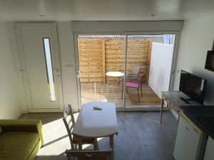 Studio neuf Climatisé au calme à Royan