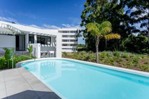 Arbour luxury