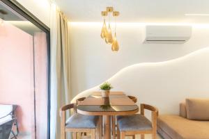 Chic Escape in Noria Pool and Garden