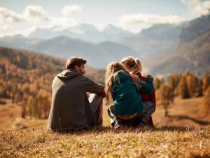 Goldener Herbst in Meran - "Bergblick" - 3 Schlafzimmer für Freunde & Familien - 100 m2 für 6 Gäste - Große Küche & Tisch für 6 - Kostenlos parken - Bahnhof 5 Min - Zentrum 10 Min - Jugendstilvilla mit Bergblick - Südtirol Guestpass inklusive