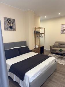 Rei Apartments and Room