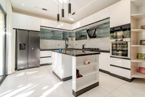 4 Suites - Jardin aménagé de 3000 mètres carrés - Pool - Atlas View - No Overlook