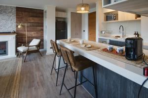 Private Terrace with Wellness Studio & Fireplace