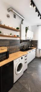 Stolper Apartment