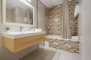 Residence Amparo Cozy Two Bedroom Apartment for Family by Guests4You