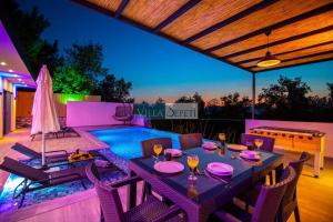 Villa eyfel luxury holiday with private pool