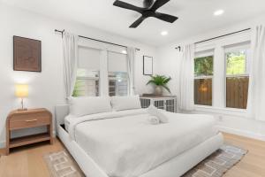 E Austin 2BR 2BA Stay w Grill by Lady Bird Lake Live Music by Austin Vacay