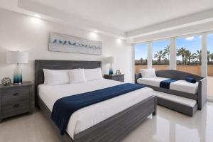 Luxury Beachfront Condo With Amazing Sunset Views