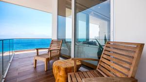 Panoramic Oceanview 4BR Penthouse with Private Hot Tub