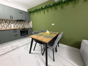 Emerald House 5