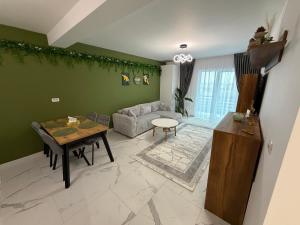 Emerald House 5