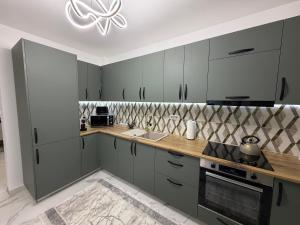 Emerald House 5