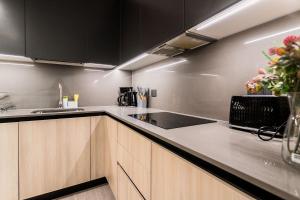 2BR Apartment in Las Condes Steps from Arauco Park