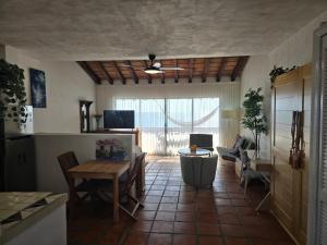 Beachfront coziness at barracuda at playa camarones