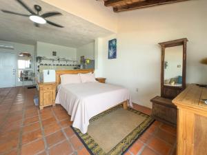 Beachfront coziness at barracuda at playa camarones