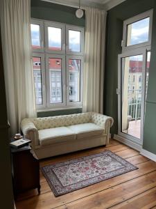 Grand Classic Apartment in the City Center