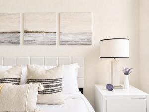 SPECIAL OFFER - Modern Apartment in La Jolla UTC with Free Parking - Close to Beaches, Shopping, Dining, UCSD