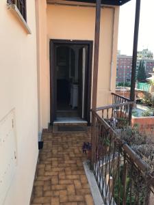 Top-floor Apartment, 4 metro stops from the Colosseum
