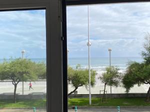 Beachfront apartment to watch the eclipse