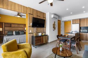 Viva la vida Life 309 | 1BR2BA Bucerias, near ocean, pool, balcony, WiFi