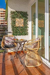 Boho Chic Apt, Frontline Sea & Paseo Views