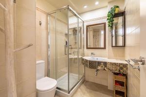 Boho Chic Apt, Frontline Sea & Paseo Views
