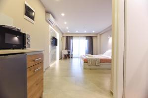 Golden Sun mini suites - 8 minutes from Athens Airport