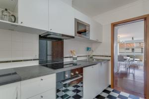 Ajuda I 3Br Apartment Near Lido With Parking