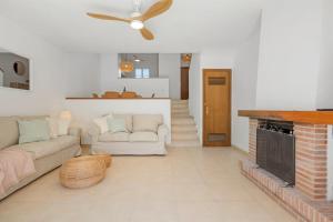 Beautiful Townhouse With Pool & Two Terraces