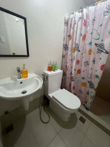 Fullerton Suites