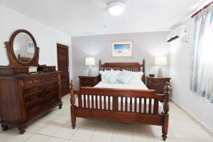 Oceanfront 1-bed Apt with Pool near Surfing - Rosalie 2