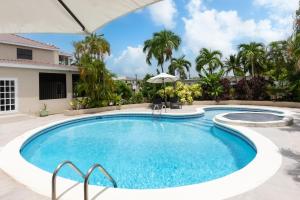 Luxe Retreat With Private Pool Near Beach - The June