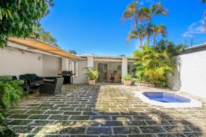4 Bed Villa with Pool Near Beach - Pavilion Villa