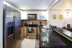 Apt by Beach in The Gap - Terraces 402