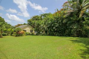 Villa with Private Pool and Sandy Lane Beach Club Access - Coral Gables