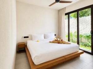 THE FIVE Villas & Residences